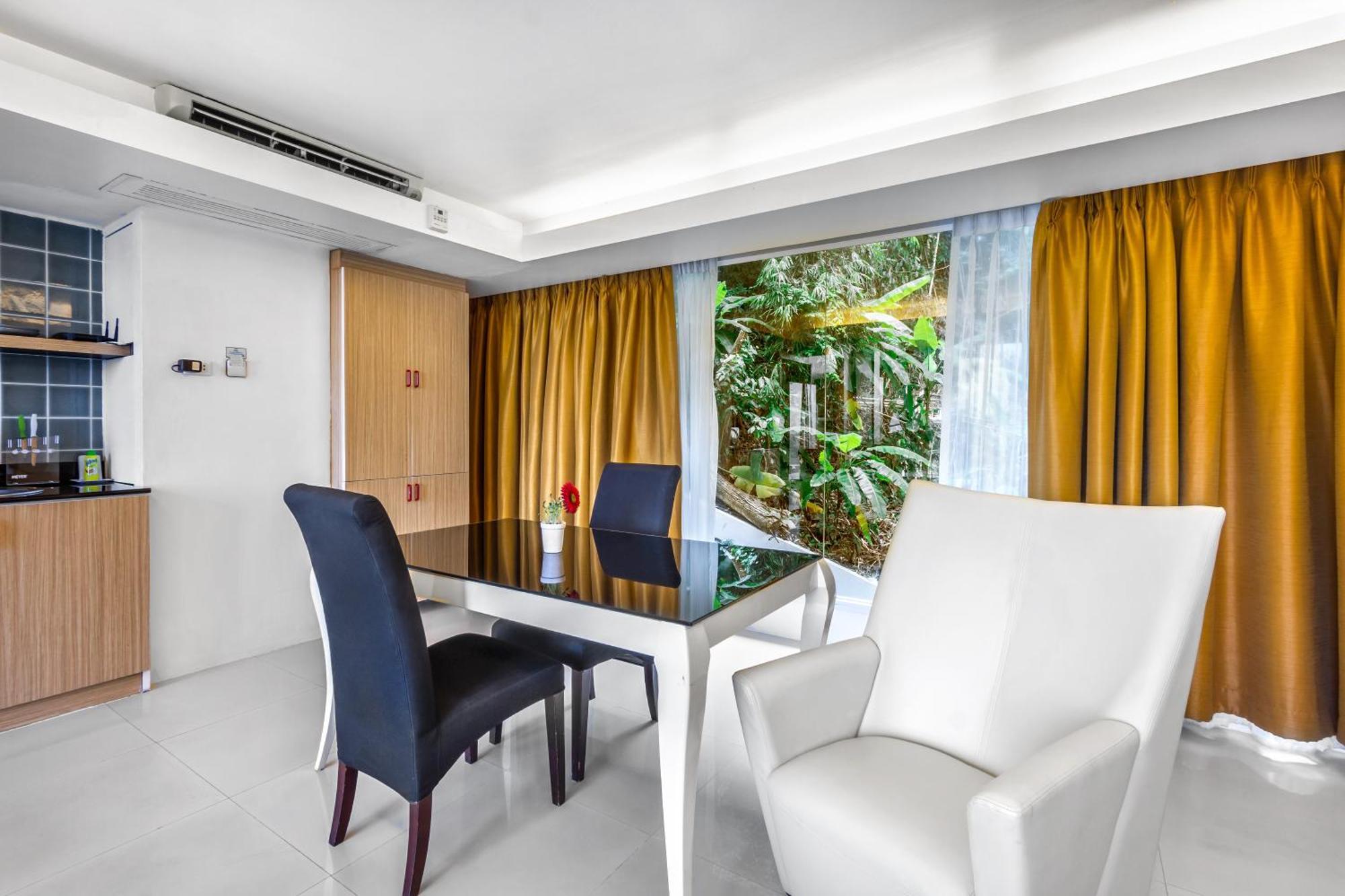 Hilltop Wellness Resort Kathu Esterno foto