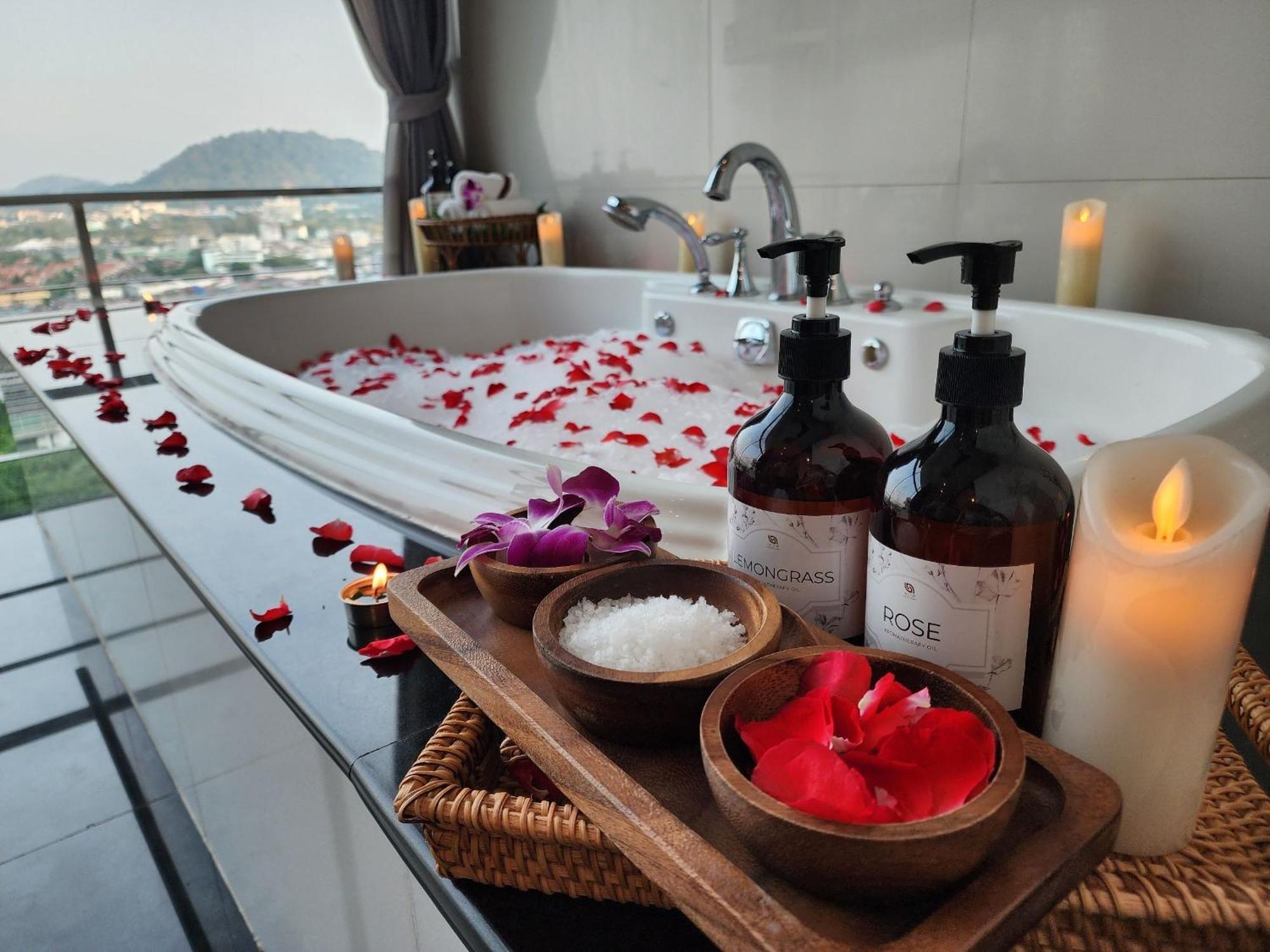 Hilltop Wellness Resort Kathu Esterno foto